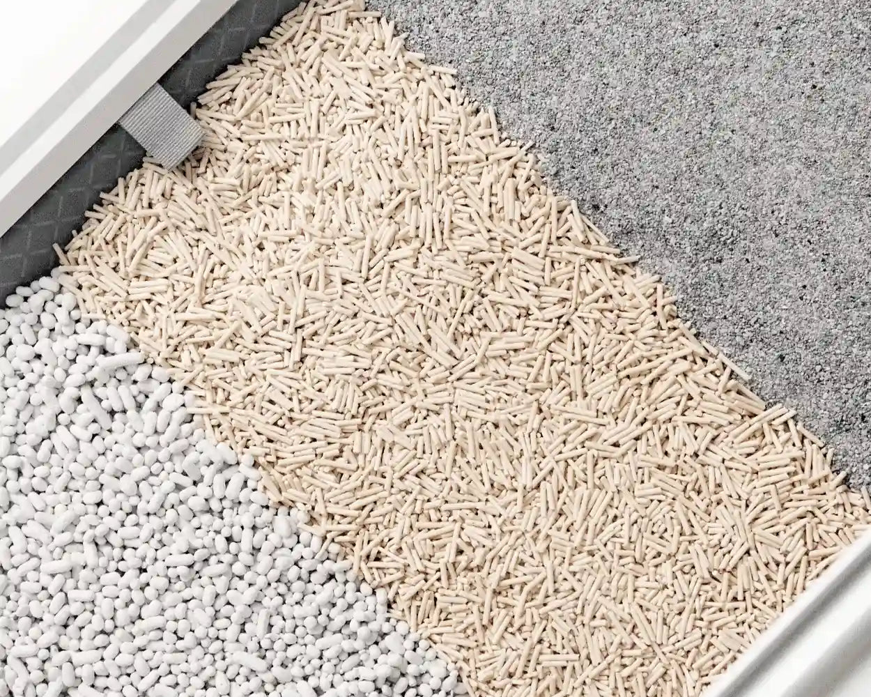 More features use any clumping litter x5